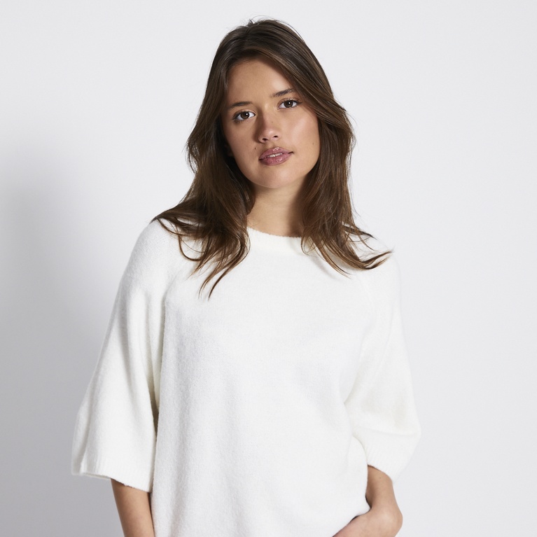 Basic knit tee "Everly" Off white